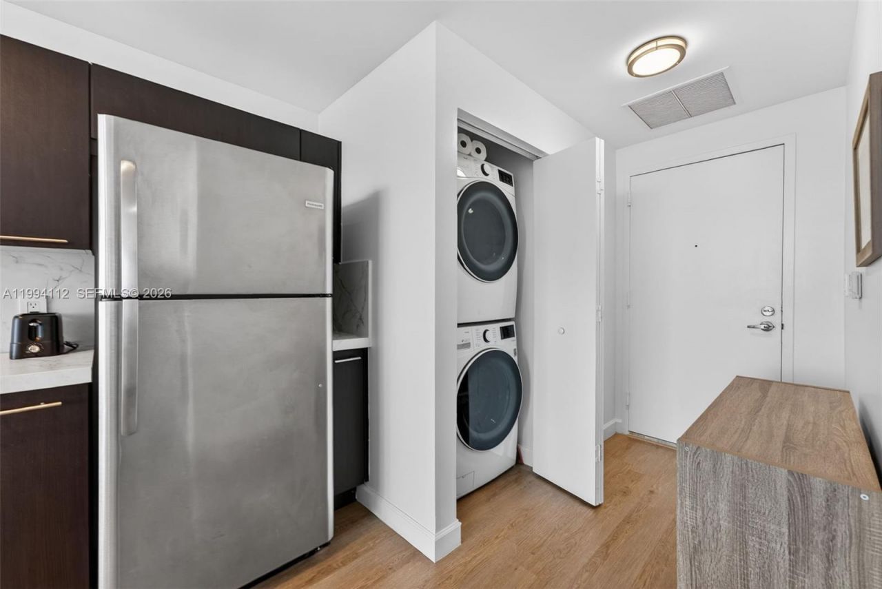 90 SW 3rd St, Unit 1105, Miami, FL 33130 Photo