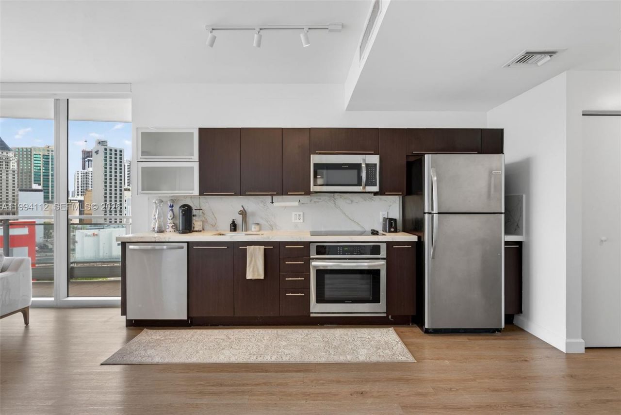 90 SW 3rd St , Unit 1105, Miami, FL 33130 Photo