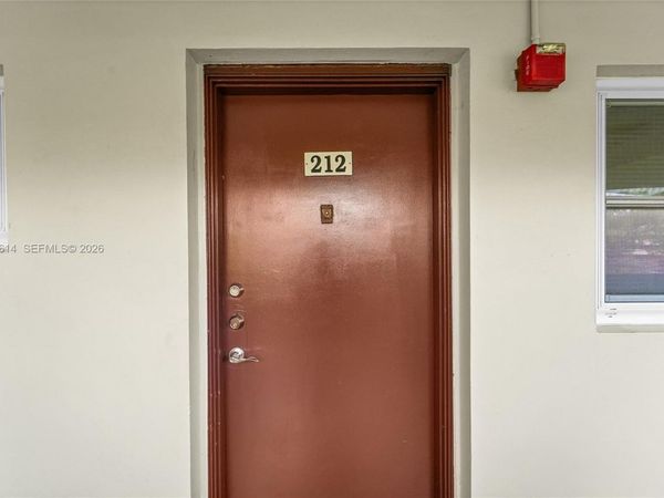 3090 NW 46th Ave , Unit 212C, Lauderdale Lakes, FL 33313