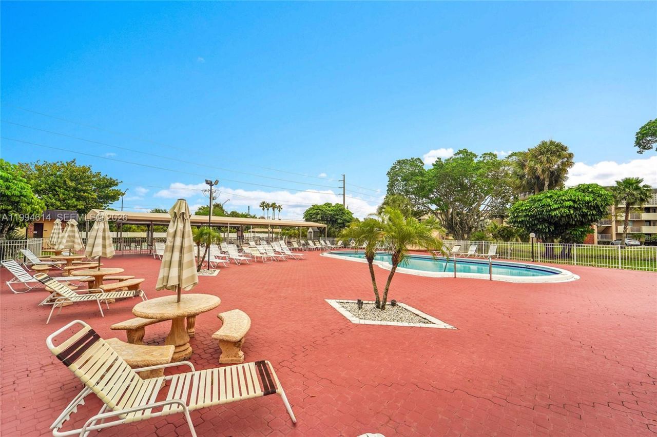 3090 NW 46th Ave , Unit 212C, Lauderdale Lakes, FL 33313 Photo