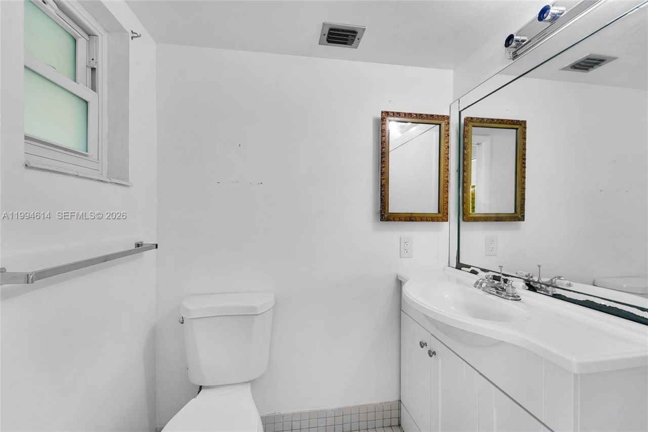 3090 NW 46th Ave , Unit 212C, Lauderdale Lakes, FL 33313 Photo