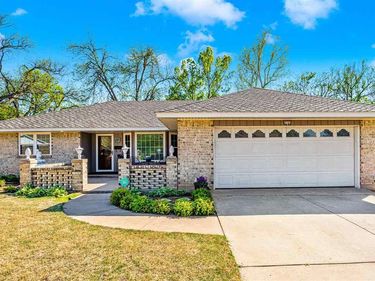 4104 NW Currell Dr, Lawton, OK 73505