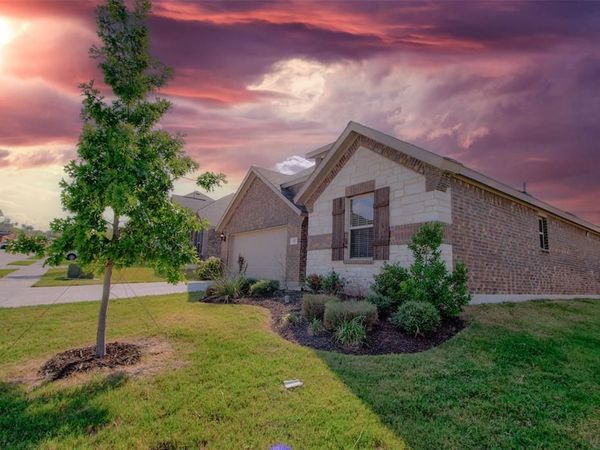 137 Rio Trinidad Drive, Fort Worth, TX 76120