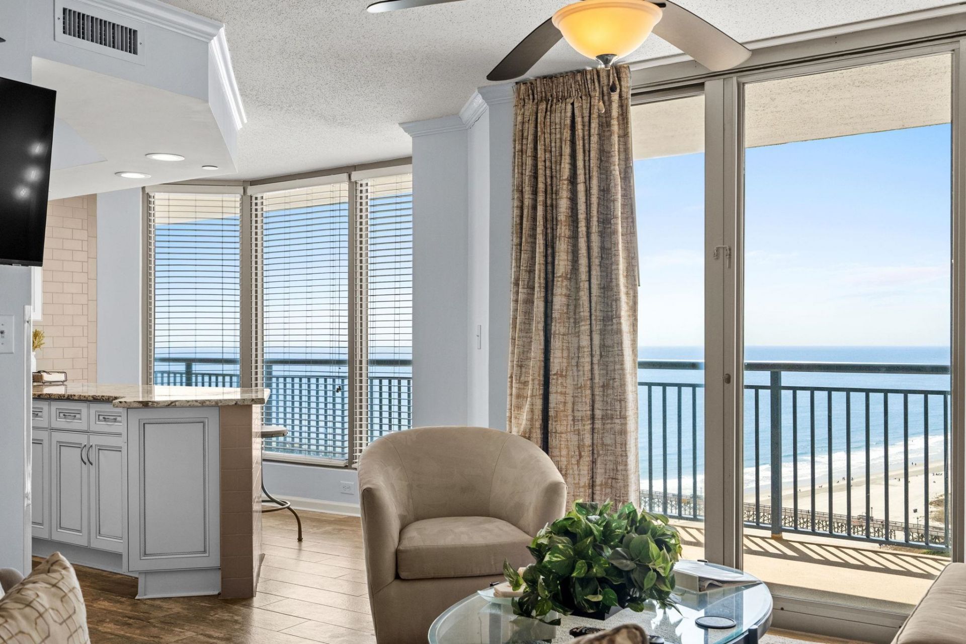 8560 Queensway Blvd. Photo 10