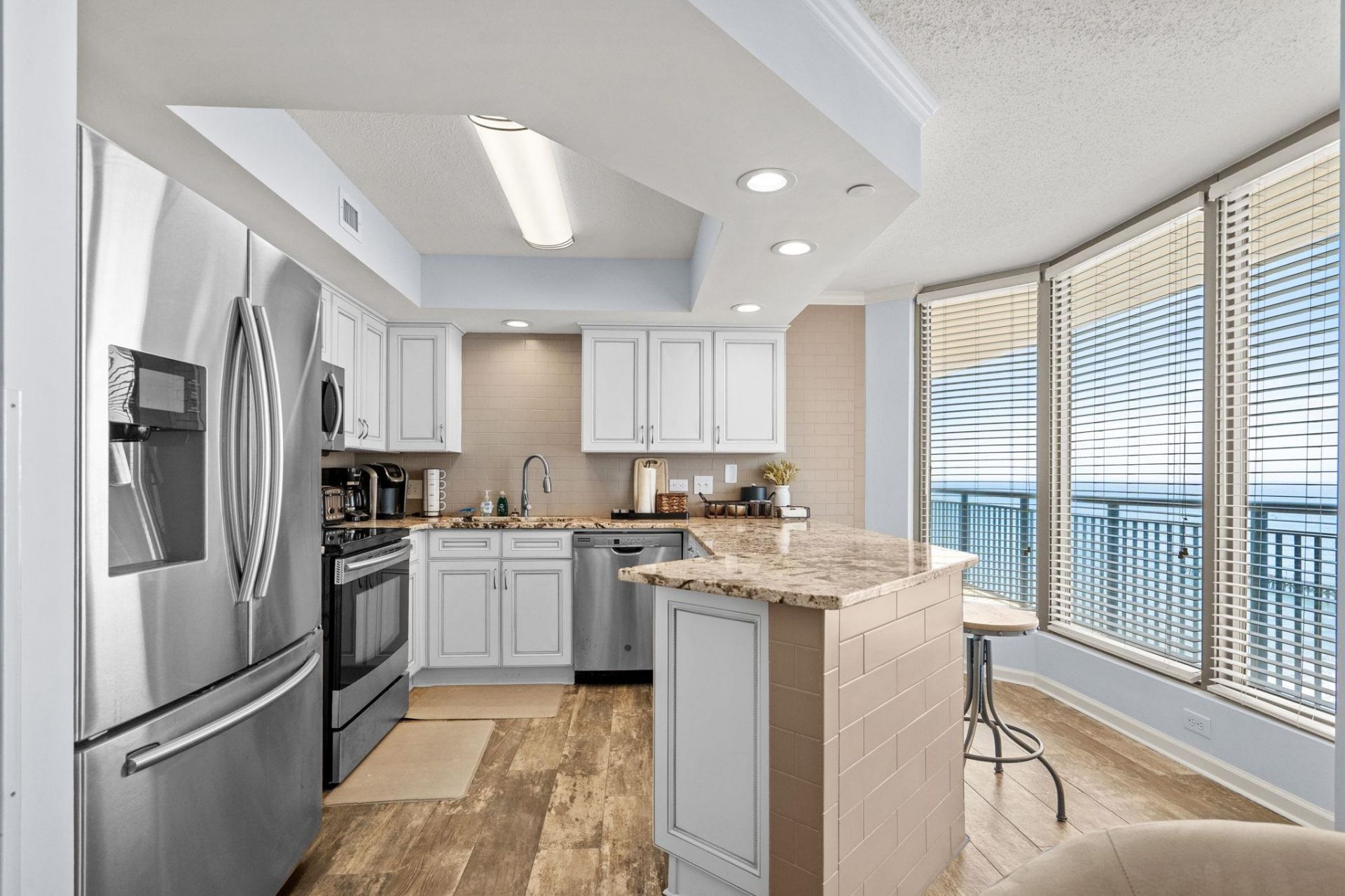 8560 Queensway Blvd. Photo 11