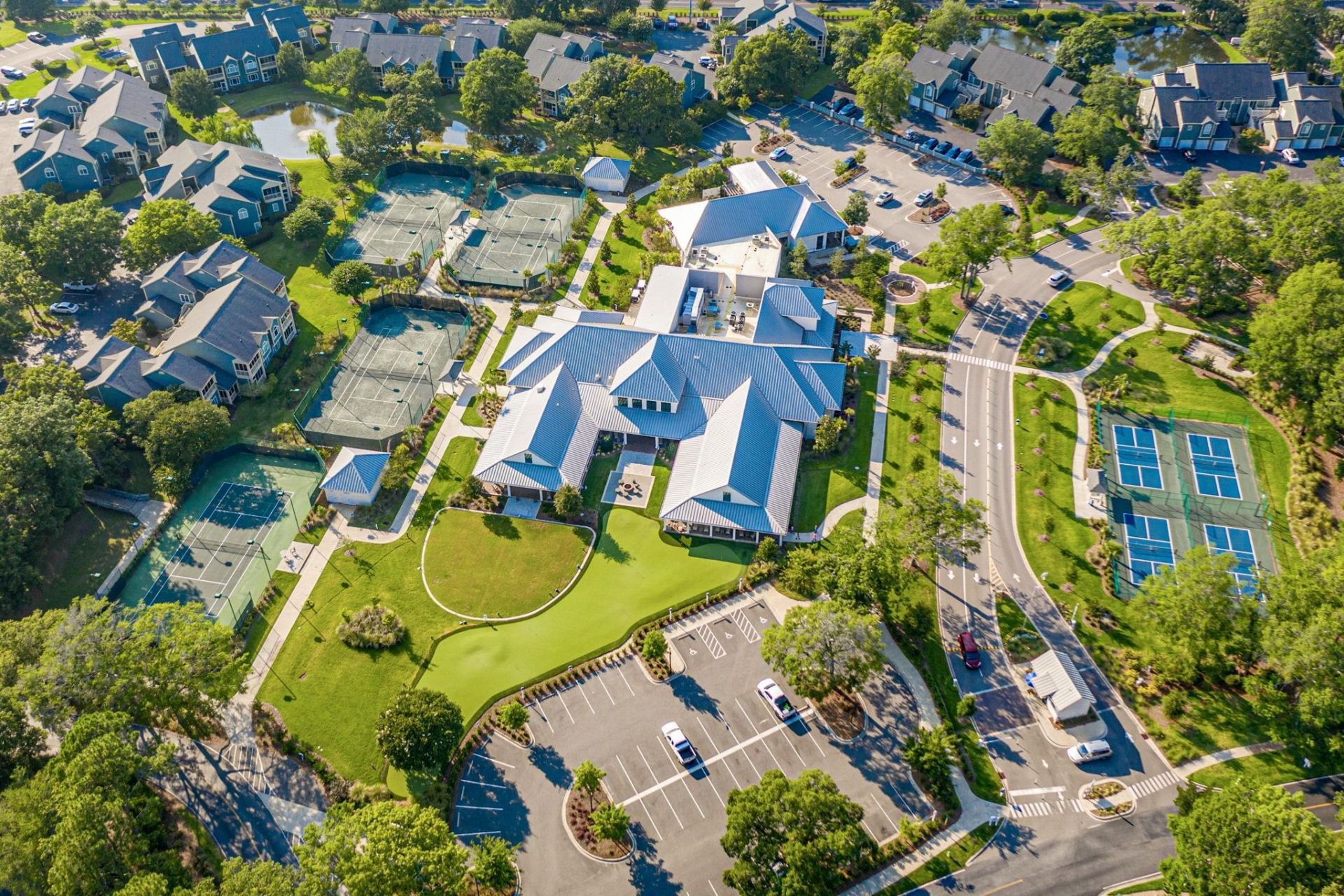 8560 Queensway Blvd. Photo 36