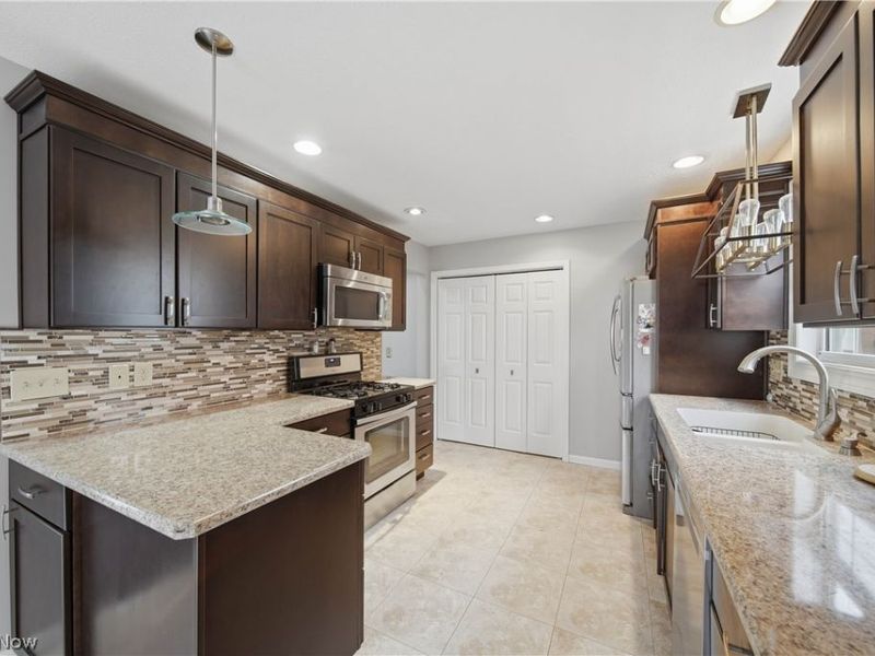 6686 Hogan Way NW, Canton, OH 44718 Photo 18