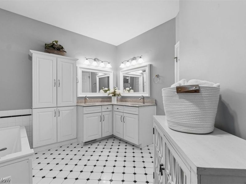 3178 Richmond Road, Beachwood, OH 44122 Photo 9