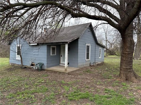 301 E 5th Street, Edgerton, KS 66021