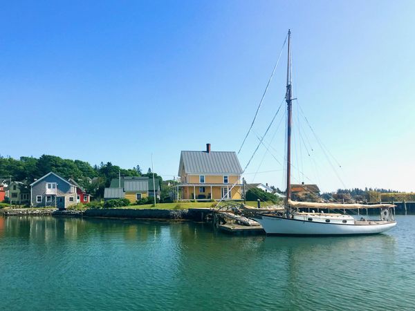 27 Clamshell Alley, Vinalhaven, ME 04863