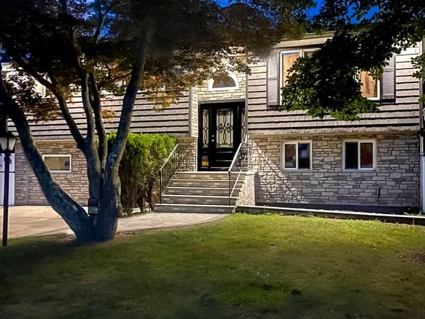 22 Brian Drive , East Islip, NY 11730