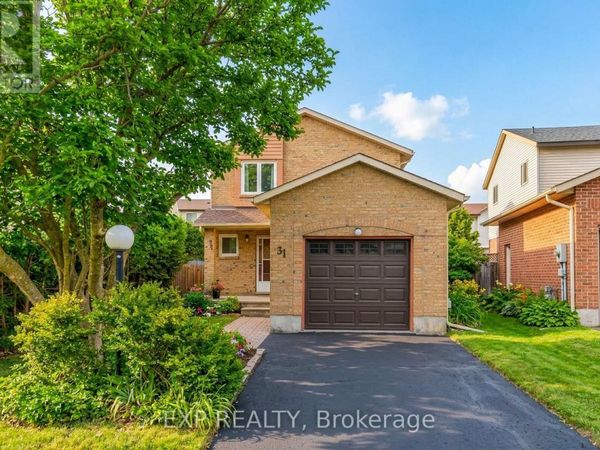 31 Coolspring Crescent, Ottawa, ON K2E7M9