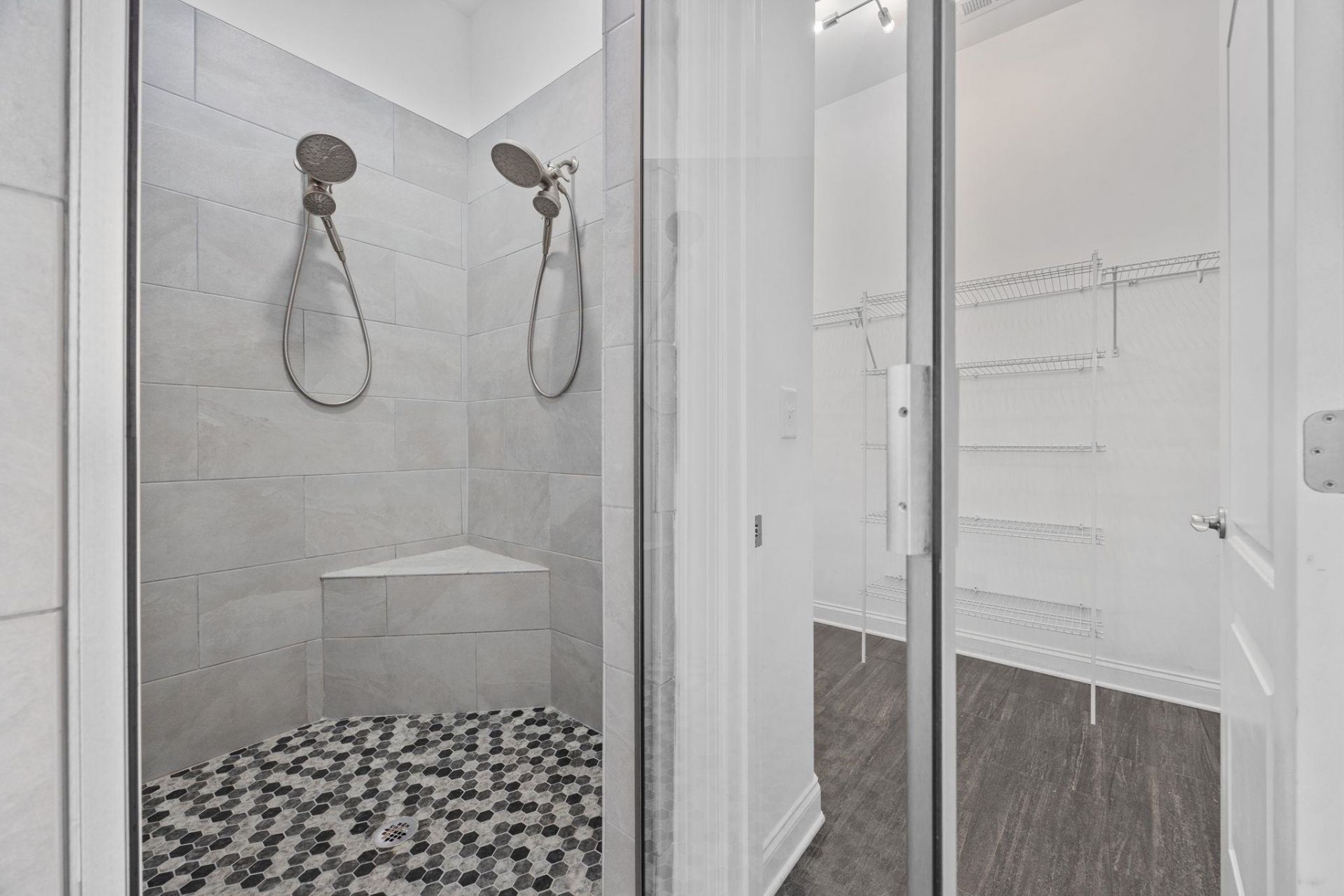 914 Bluffview Dr. Photo 22