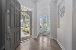 914 Bluffview Dr. photo 4