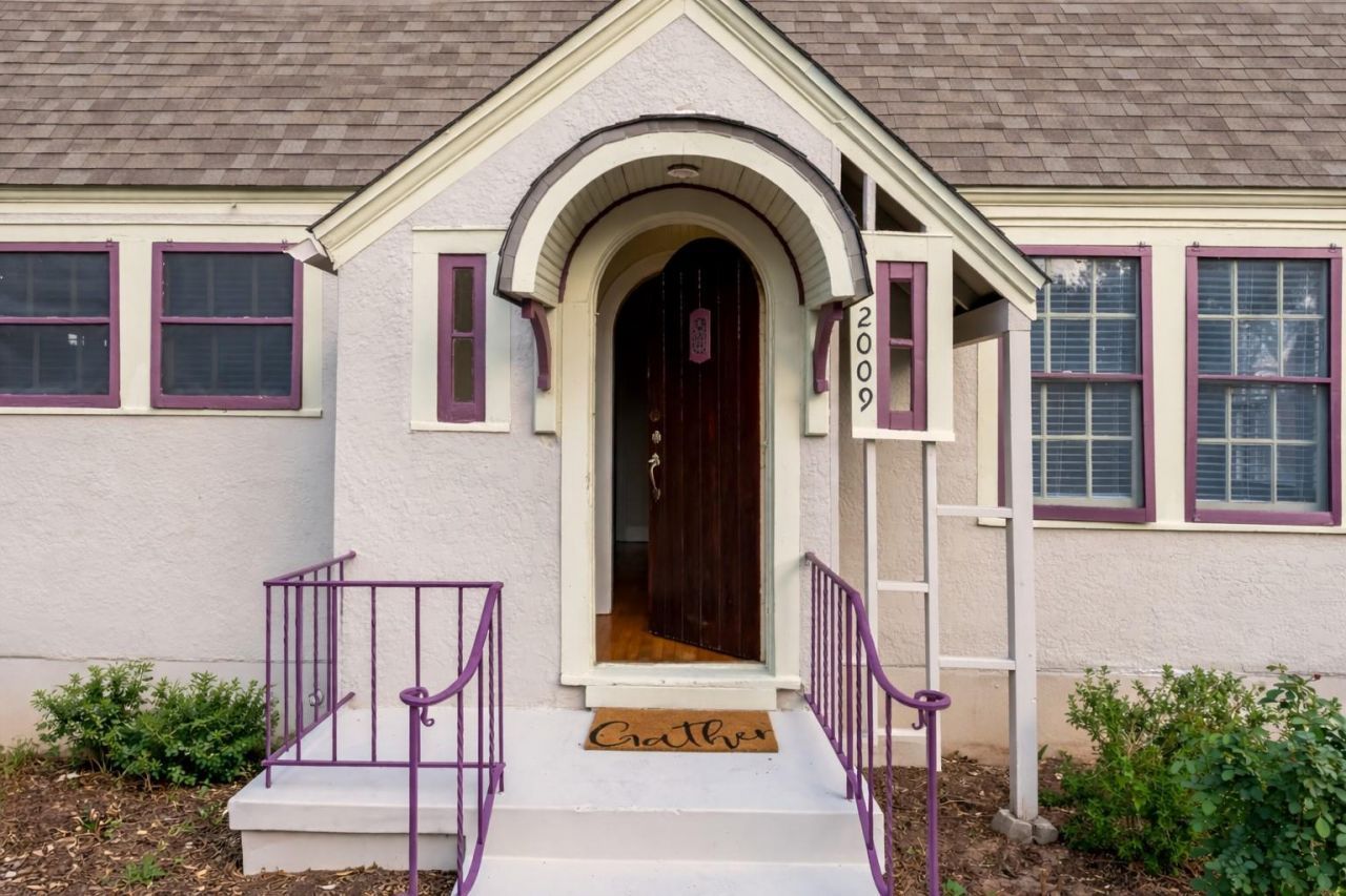 2009 Travis Heights Blvd, Austin, TX 78704 Main Photo