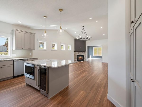 1060 Legend Lane, River Falls, WI 54022