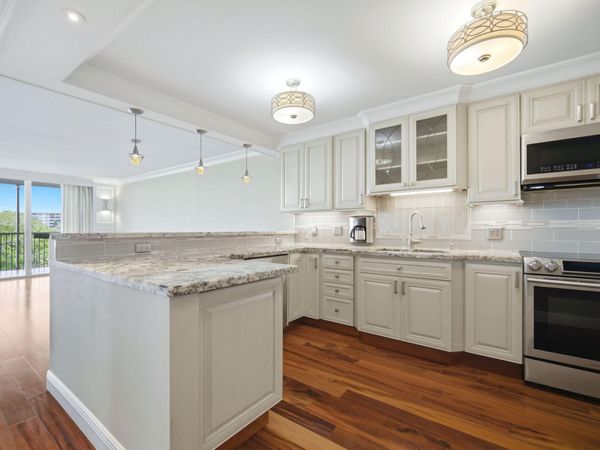 2901 S Palm Aire Drive, Pompano Beach, FL 33069