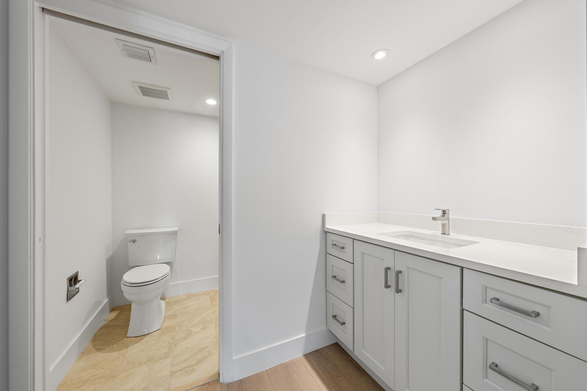 1501 Marina Isle Way, Unit 202, Jupiter, FL 33477 Photo