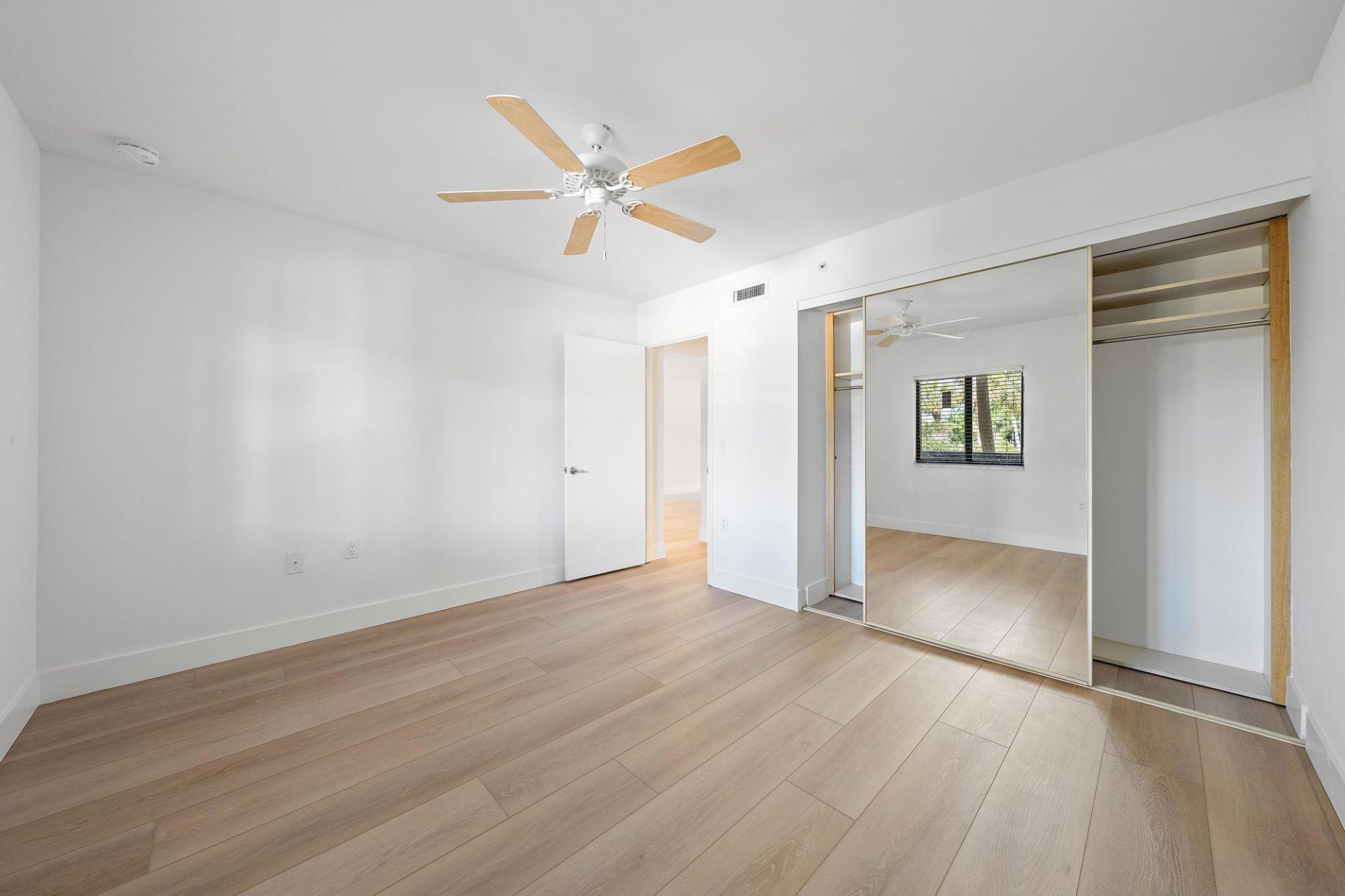 1501 Marina Isle Way, Unit 202, Jupiter, FL 33477 Photo