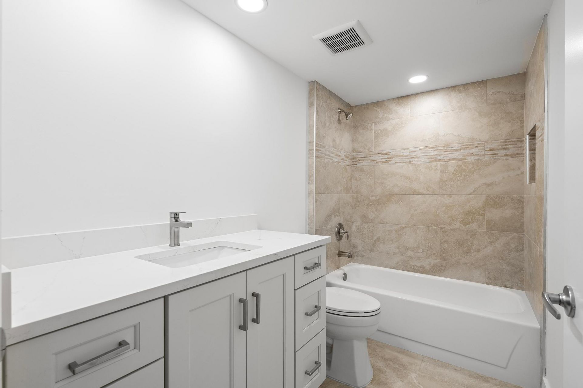 1501 Marina Isle Way, Unit 202, Jupiter, FL 33477 Photo