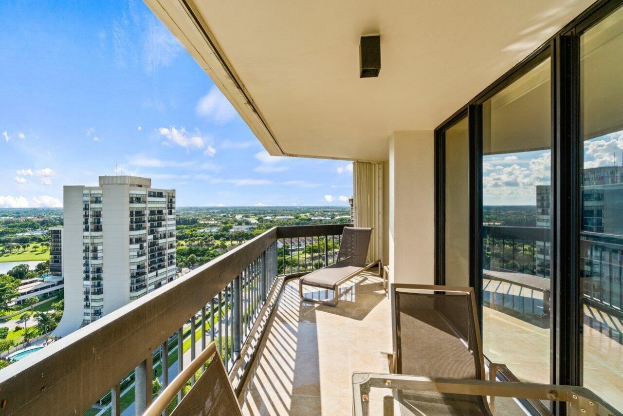 2400 Presidential Way, Unit 1906, West Palm Beach, FL 33401 Photo