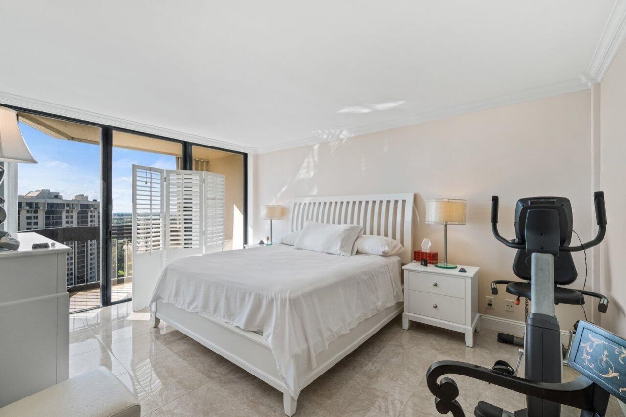 2400 Presidential Way, Unit 1906, West Palm Beach, FL 33401 Photo