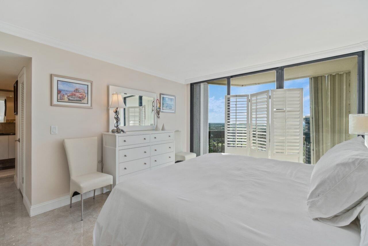 2400 Presidential Way, Unit 1906, West Palm Beach, FL 33401 Photo