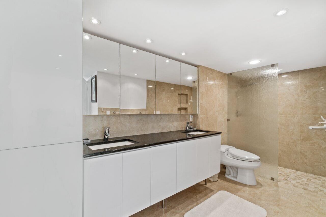 2400 Presidential Way, Unit 1906, West Palm Beach, FL 33401 Photo