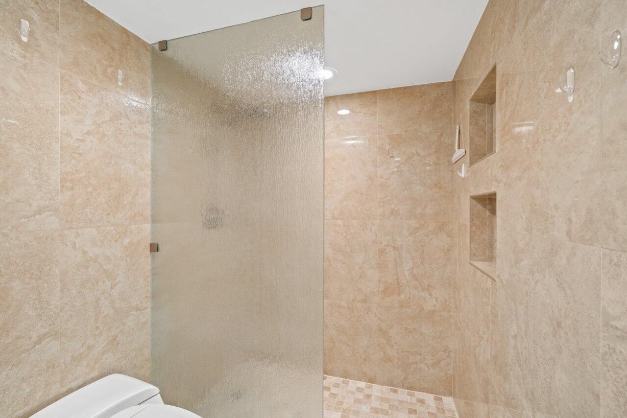 2400 Presidential Way, Unit 1906, West Palm Beach, FL 33401 Photo