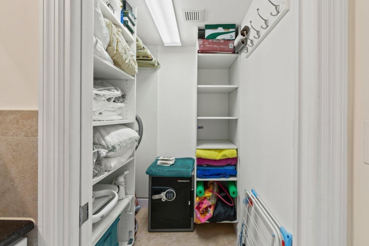 2400 Presidential Way, Unit 1906, West Palm Beach, FL 33401 Photo