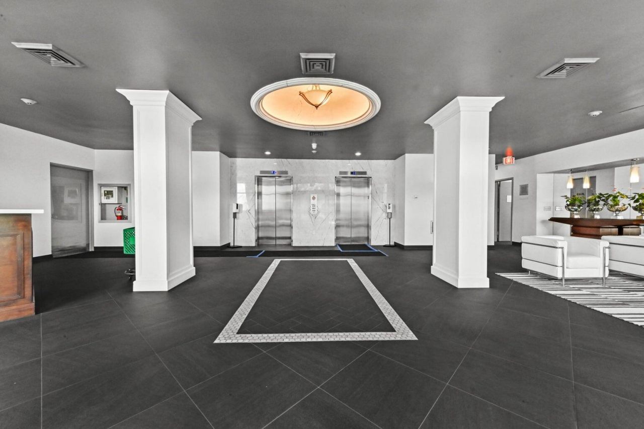 2400 Presidential Way, Unit 1906, West Palm Beach, FL 33401 Photo