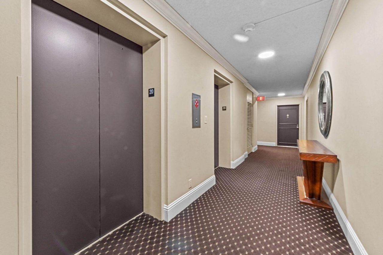 2400 Presidential Way, Unit 1906, West Palm Beach, FL 33401 Photo