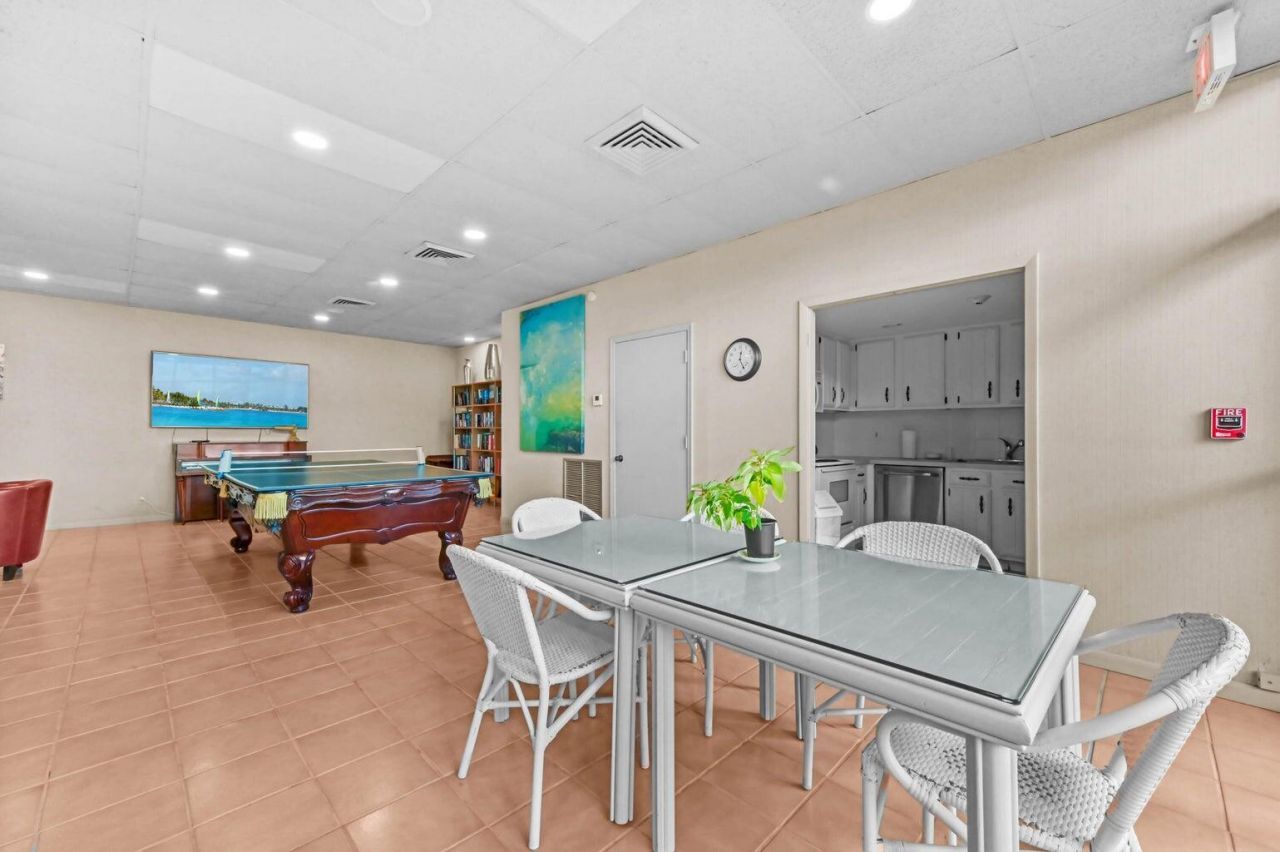 2400 Presidential Way, Unit 1906, West Palm Beach, FL 33401 Photo