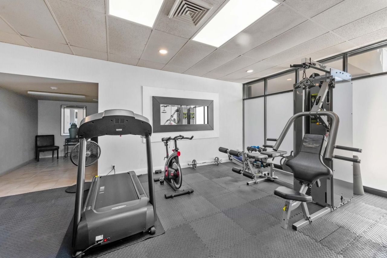 2400 Presidential Way, Unit 1906, West Palm Beach, FL 33401 Photo