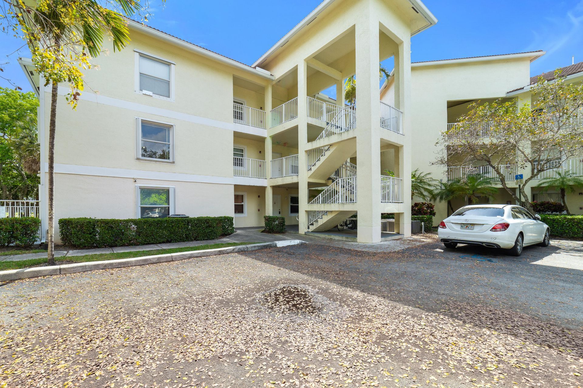 2901 Riverside Drive, Unit 201, Coral Springs, FL 33065 Photo