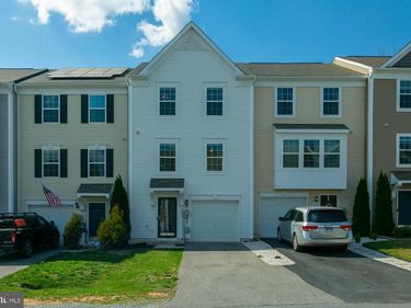 437 RUMBLING ROCK ROAD , HEDGESVILLE, WV 25427