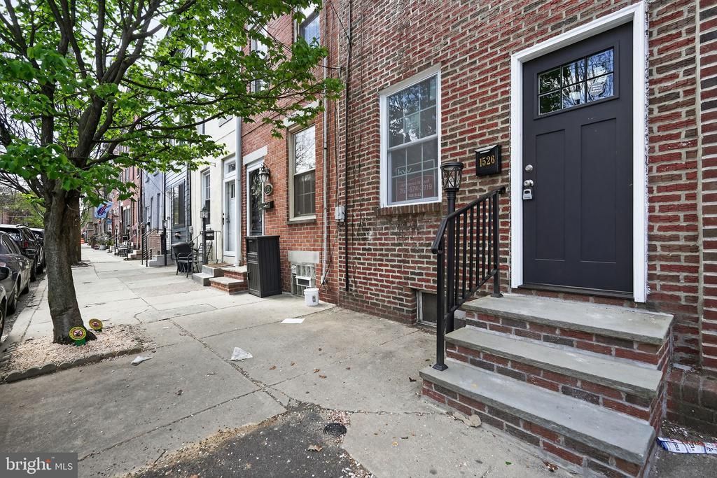 1526 E Susquehanna Avenue, Philadelphia, PA 19125 Main Photo