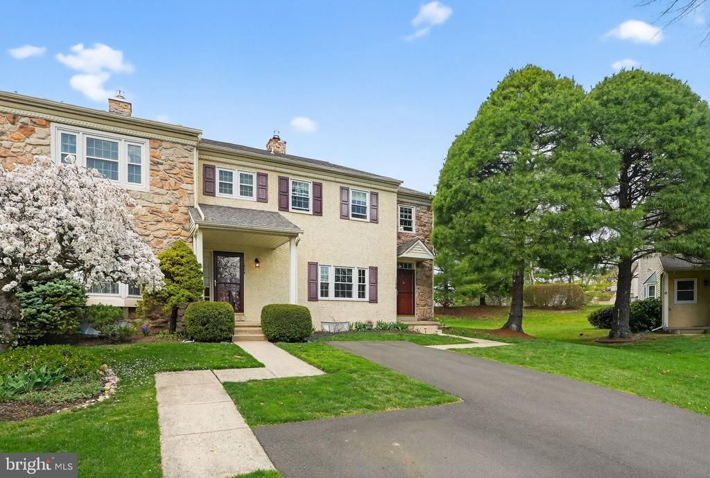 1704 SMEDLEY COURT , MAPLE GLEN, PA 19002