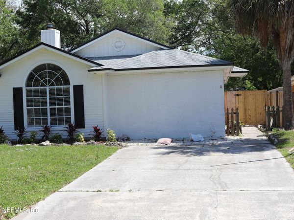 569 CAMELIA Street, Atlantic Beach, FL 32233