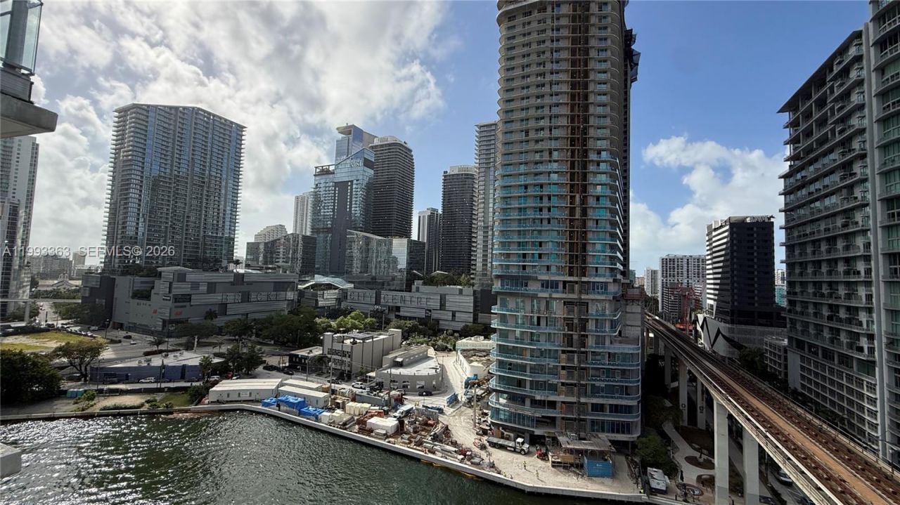 92 SW 3rd St, Unit 1505, Miami, FL 33130 Photo