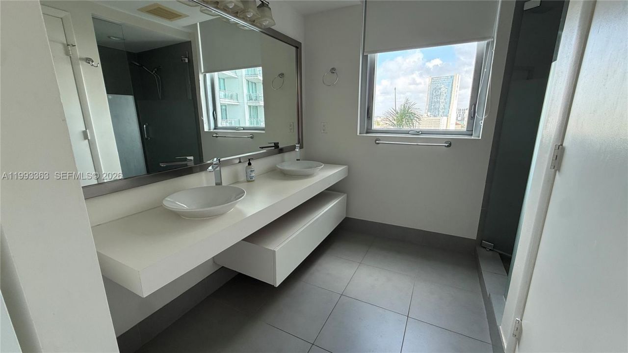 92 SW 3rd St, Unit 1505, Miami, FL 33130 Photo