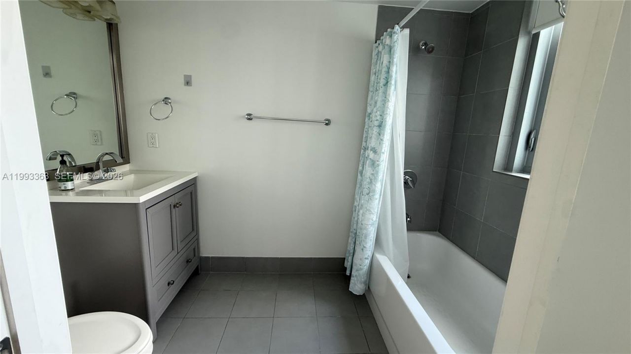 92 SW 3rd St, Unit 1505, Miami, FL 33130 Photo