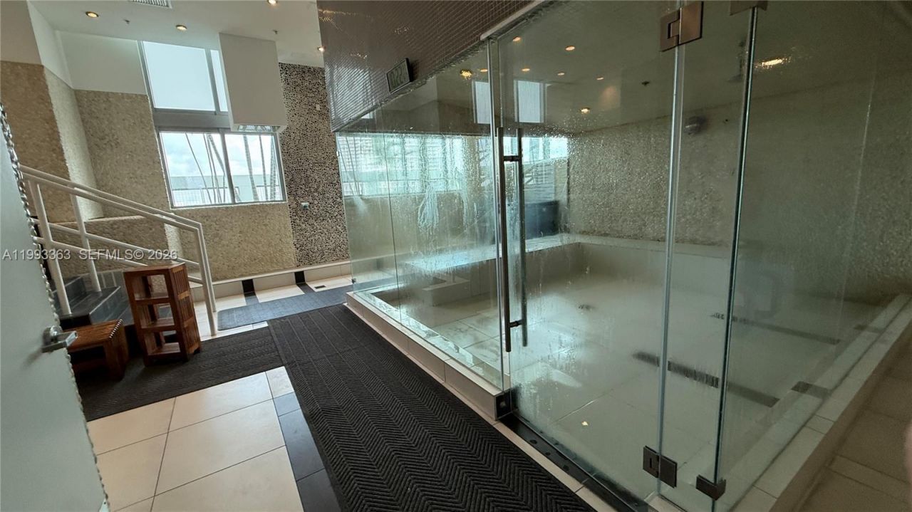 92 SW 3rd St, Unit 1505, Miami, FL 33130 Photo