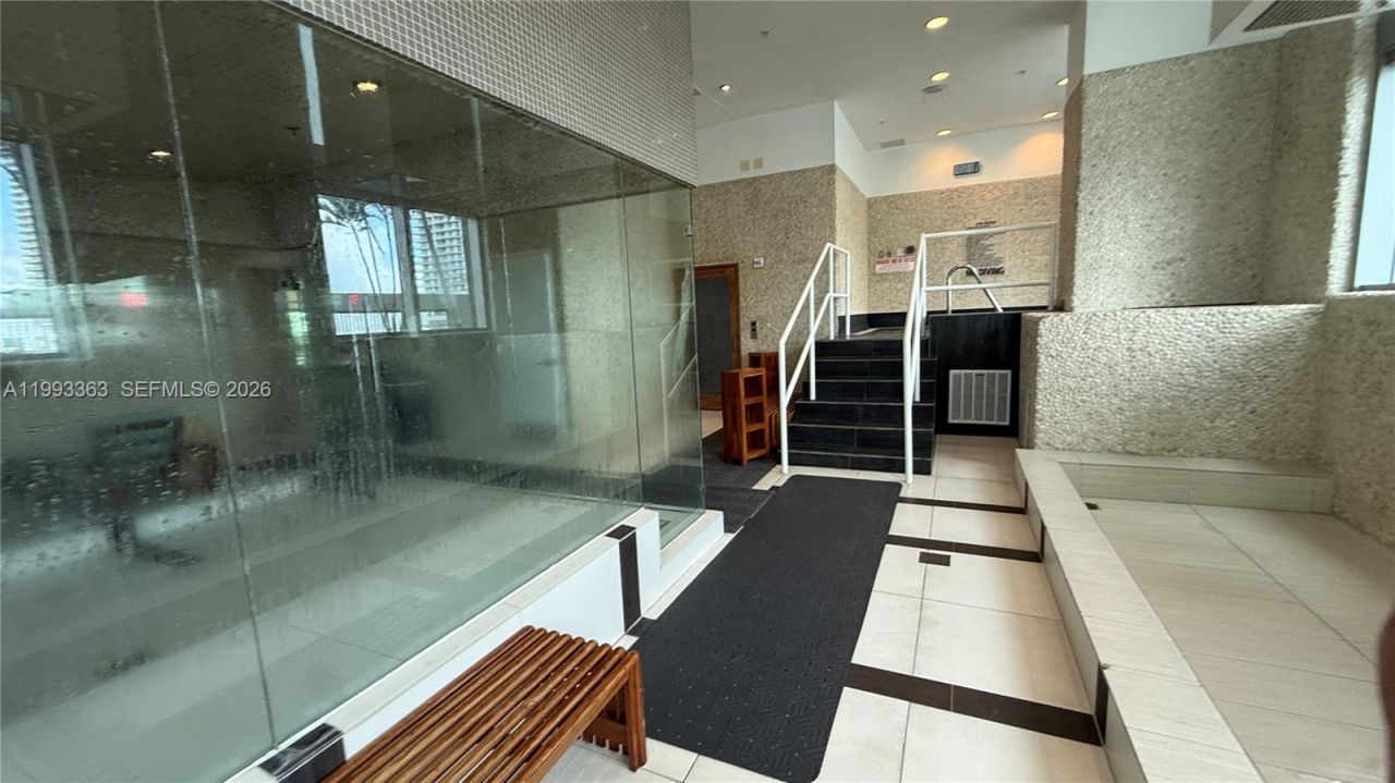 92 SW 3rd St, Unit 1505, Miami, FL 33130 Photo