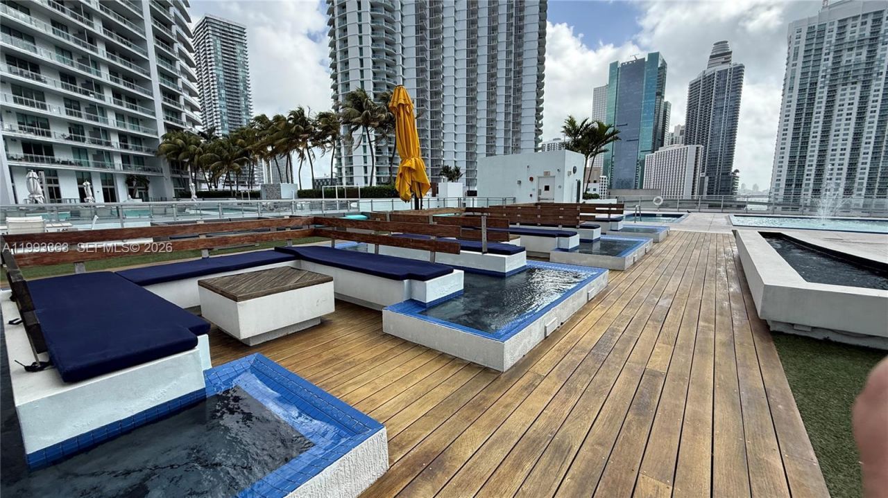 92 SW 3rd St, Unit 1505, Miami, FL 33130 Photo