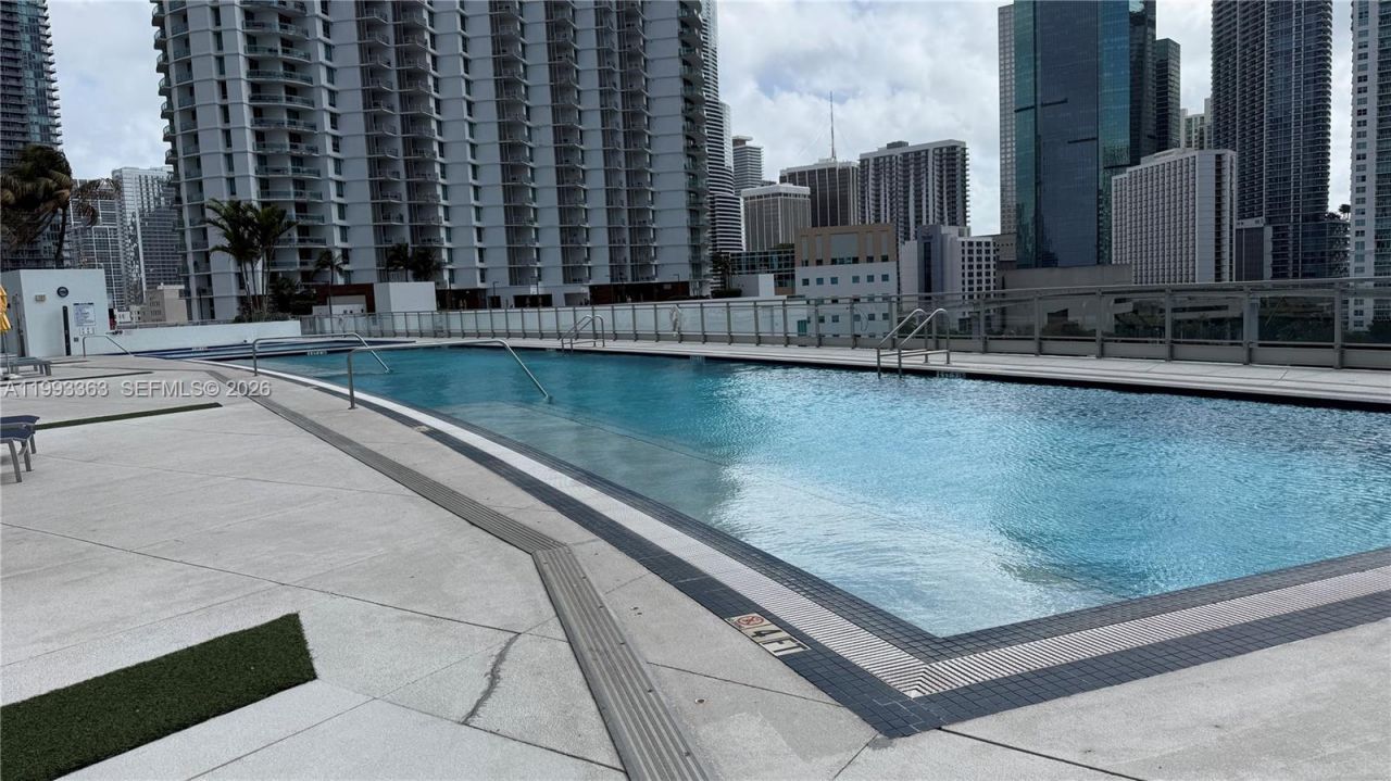 92 SW 3rd St, Unit 1505, Miami, FL 33130 Photo