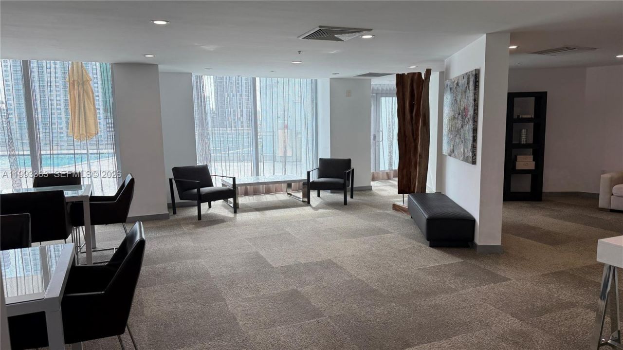 92 SW 3rd St, Unit 1505, Miami, FL 33130 Photo
