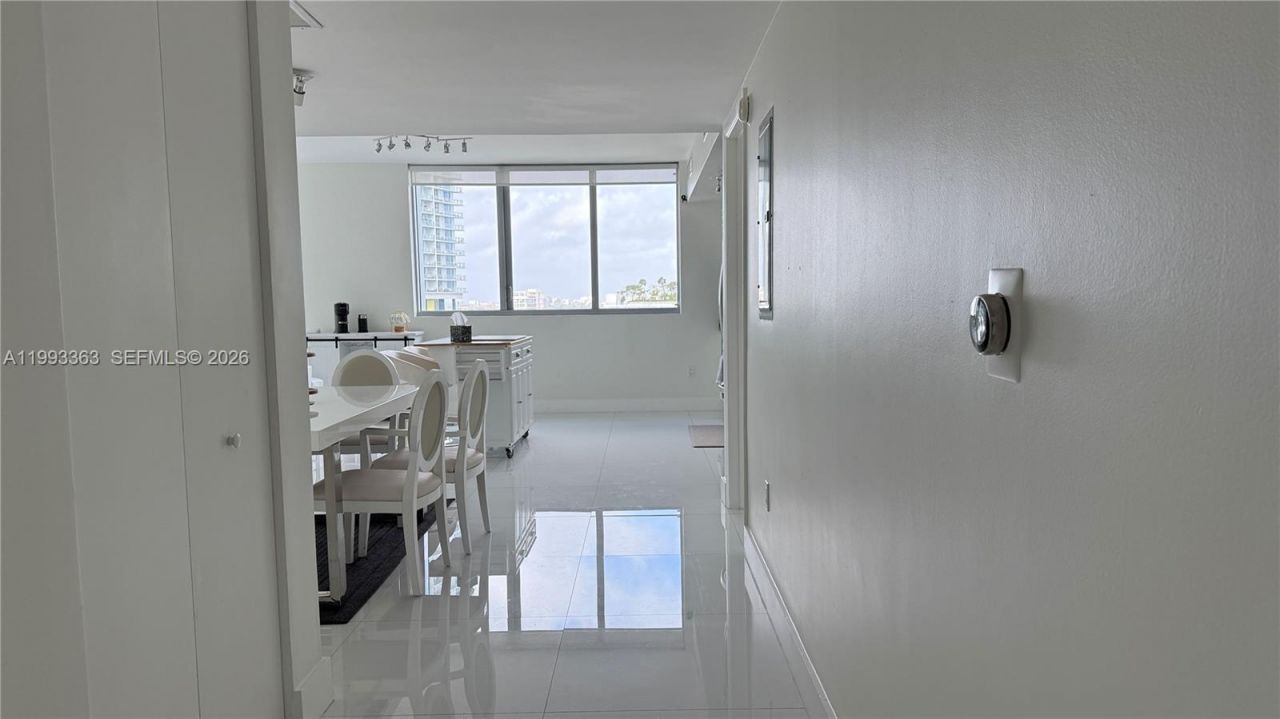 92 SW 3rd St, Unit 1505, Miami, FL 33130 Photo