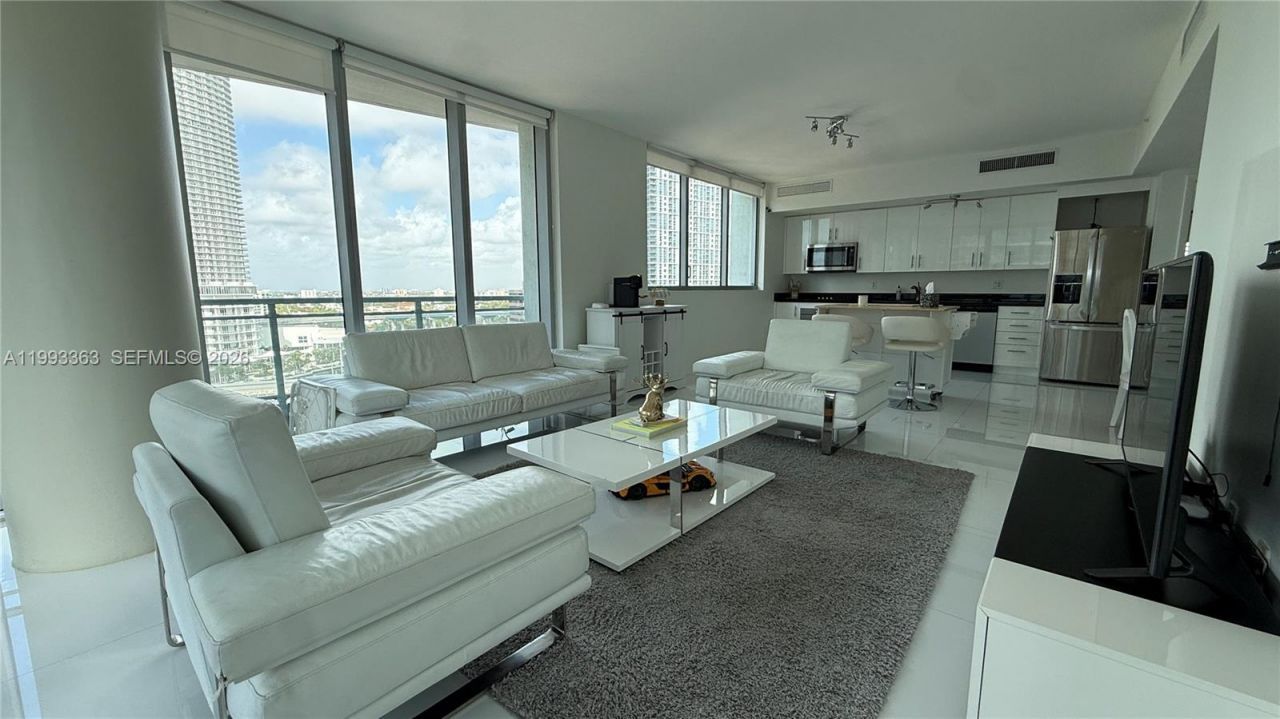 92 SW 3rd St, Unit 1505, Miami, FL 33130 Photo