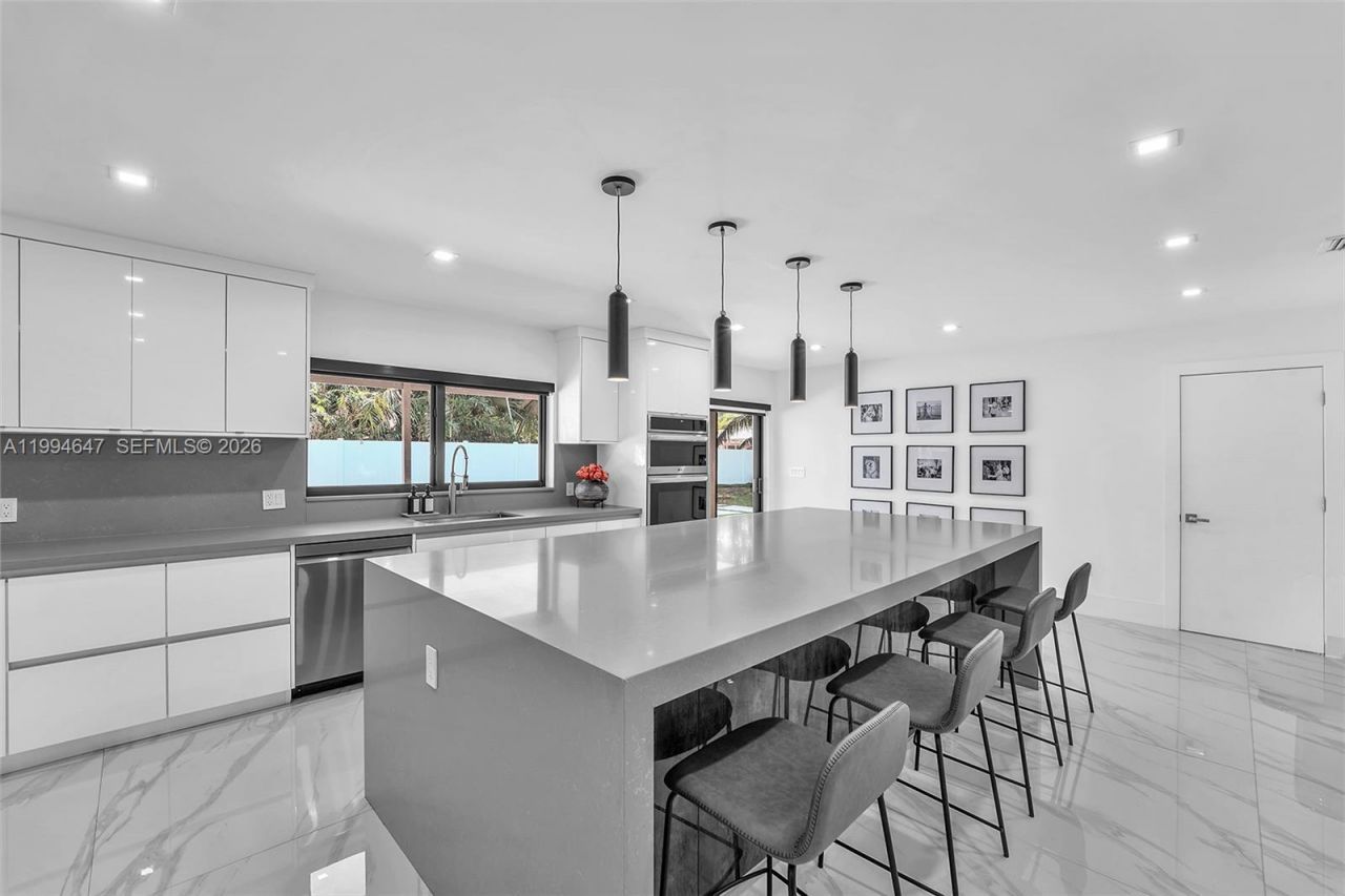8820 SW 182nd Ter, Palmetto Bay, FL 33157 Photo
